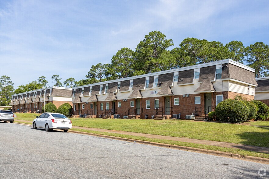 More Photos Of 1013 Cedar Ave, Albany Apartments For Sale