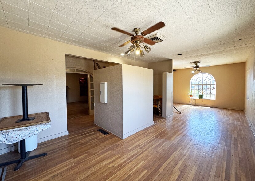 More Photos Of 5209 4th St NW, Albuquerque Restaurant For Sale