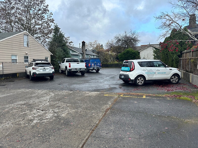 More Photos Of 3515 NE 43rd Ave, Portland Office Residential For Lease