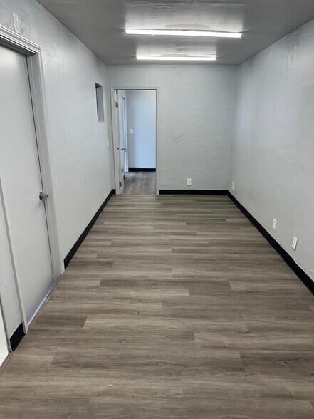 More Photos Of 11440 N Woodside Ave, Santee Service For Lease