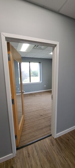 More Photos Of 7400 W Whitepine W, Richmond Warehouse For Lease
