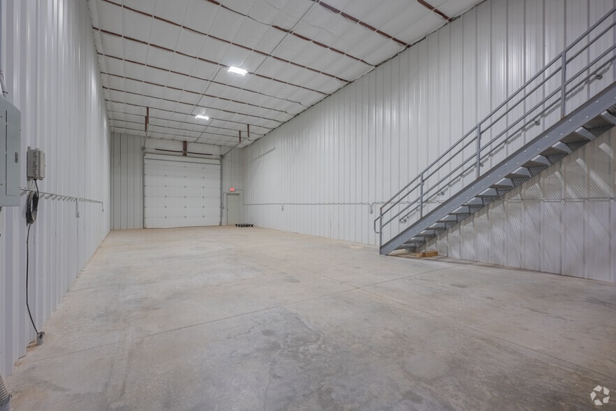 More Photos Of 10800 State Highway 191, Midland Manufacturing For Lease