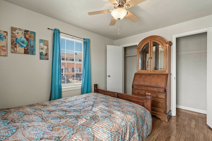 More Photos Of 3712 E 47th Ter, Kansas City Apartments For Sale