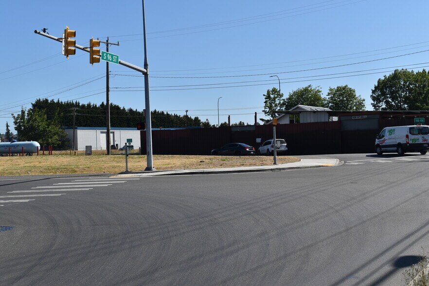 More Photos Of 9510 14th Ave S, Seattle Auto Salvage Facility For Sale