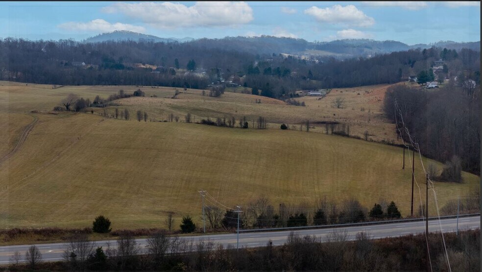 More Photos Of Bobby Hicks Highway Hwy, Gray Land For Sale