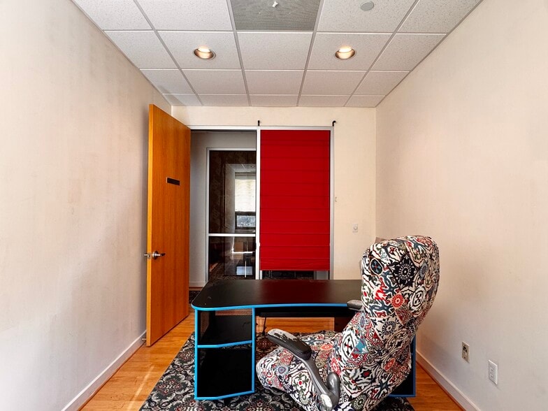 More Photos Of 684 Berkmar Cir, Charlottesville Office For Lease