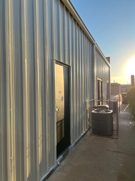 More Photos Of 3512 Avenue I, Rosenberg Office For Lease