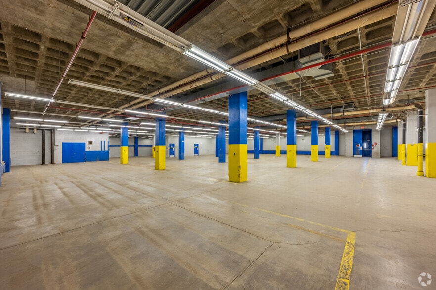 More Photos Of 1936 S Lyndale Ave, Minneapolis Manufacturing For Lease