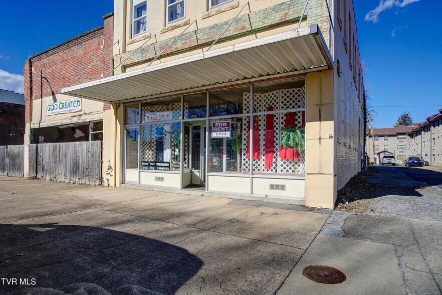 More Photos Of 719 E Elk Ave, Elizabethton Storefront Retail Residential For Sale