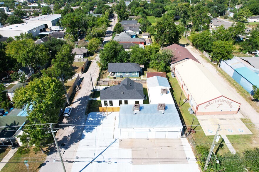 More Photos Of 5701 Fulton St, Houston General Retail For Lease