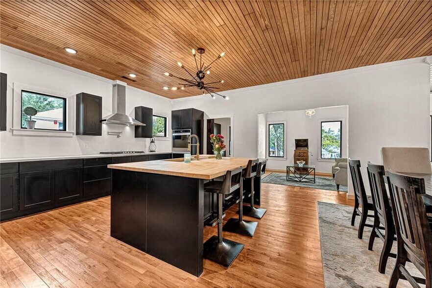 More Photos Of 510 E Madison Ave, Berryville Religious Facility For Sale