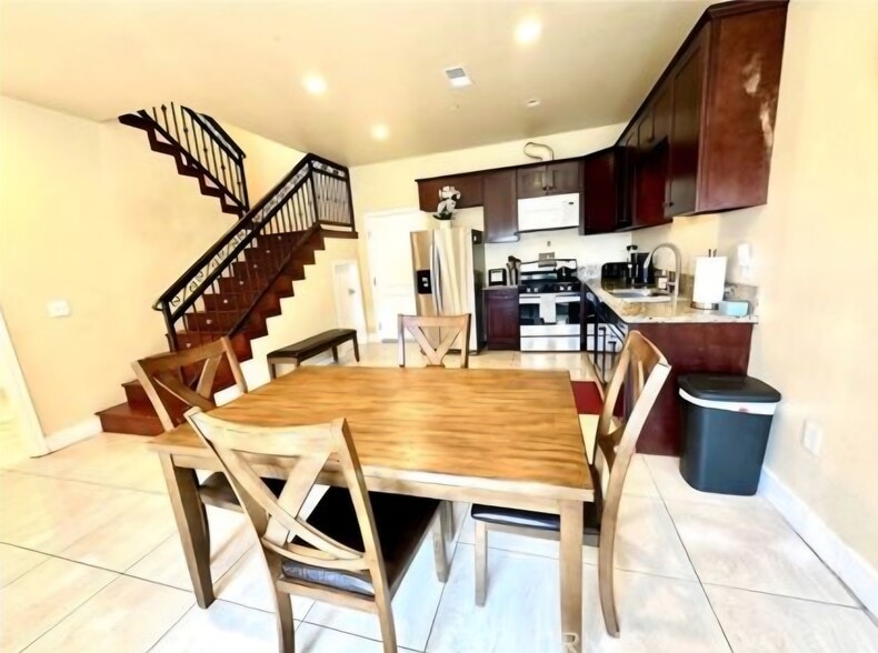 More Photos Of 228 N Orange Ave, Rialto Apartments For Sale