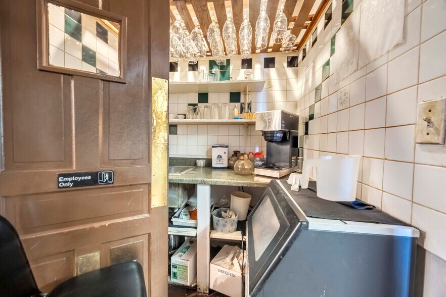 More Photos Of 5881 Sullivan Trl, Nazareth General Retail For Sale