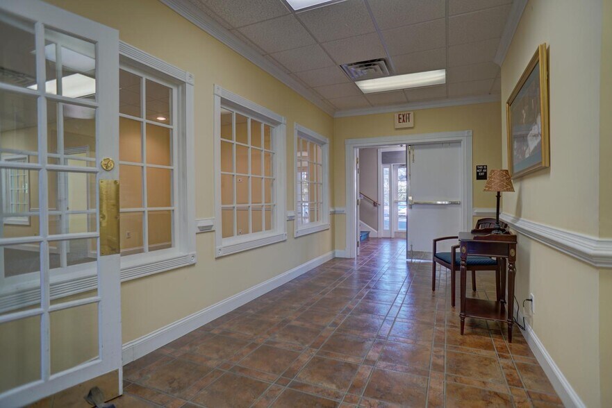 More Photos Of 100 Colony Park Dr, Cumming Bank For Sale