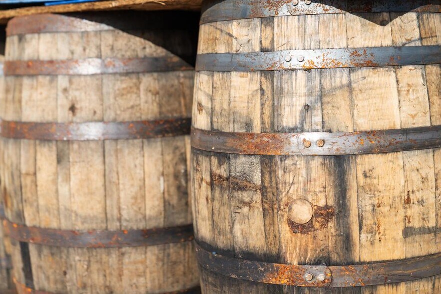 More Photos Of 9090 M-68, Alanson Storefront For Sale