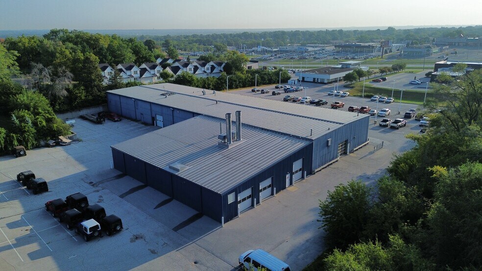 More Photos Of 4410 Merle Hay Rd, Des Moines Auto Dealership For Lease