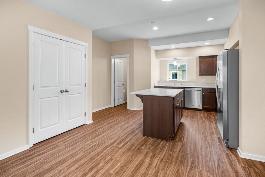 More Photos Of 18002 Lipoma Firs E, Puyallup Apartments For Sale