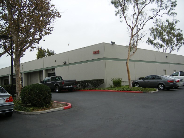 More Photos Of 11652 Knott St, Garden Grove Distribution For Lease