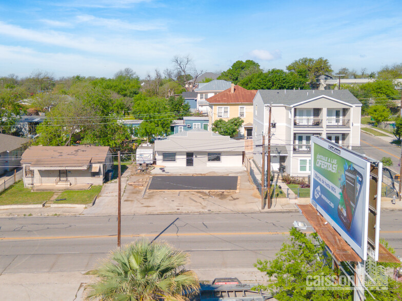 Primary Photo Of 319 Blanco Rd, San Antonio General Retail For Lease