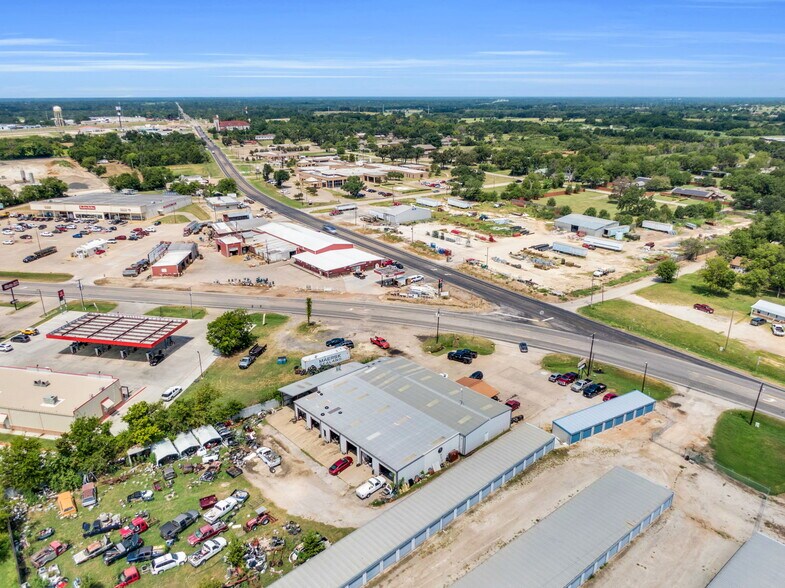 More Photos Of 475 W Commerce St, Fairfield Auto Salvage Facility For Sale