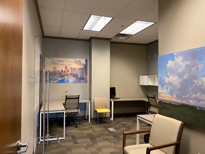 More Photos Of 4929 E 96th St, Indianapolis Office For Sale