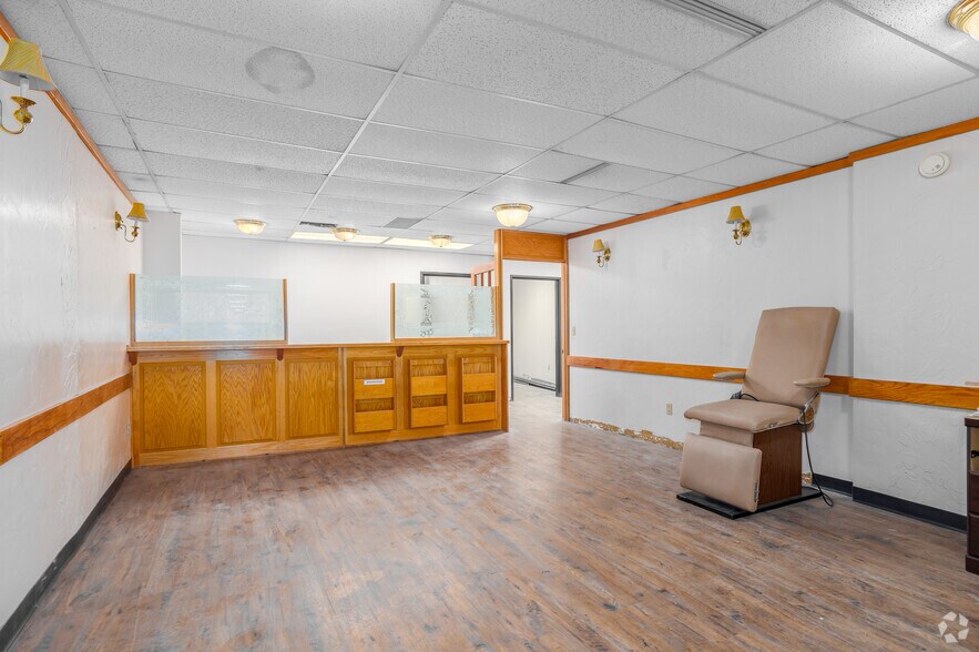More Photos Of 2801 Parklawn Dr, Midwest City Medical For Lease