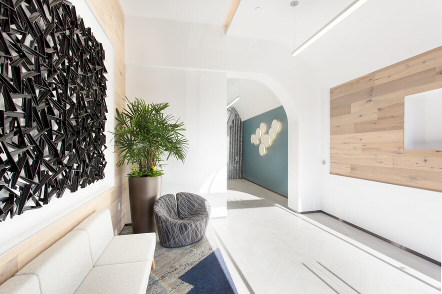 More Photos Of 7911 Herschel Ave, La Jolla Office For Lease