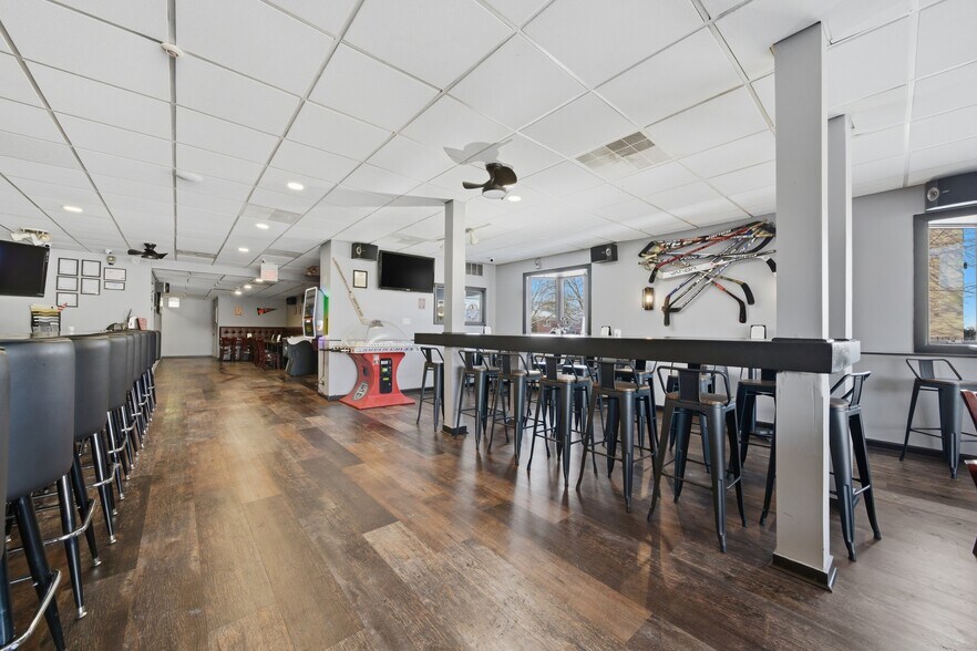 More Photos Of 7455 W Irving Park Rd, Chicago Freestanding For Sale