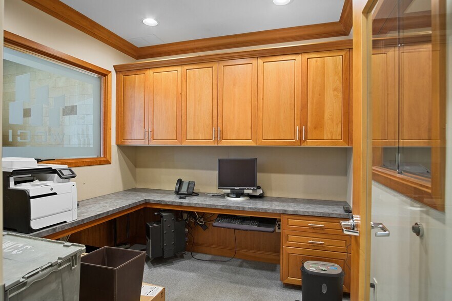 More Photos Of 9020 Brentwood Blvd, Brentwood Flex For Sale