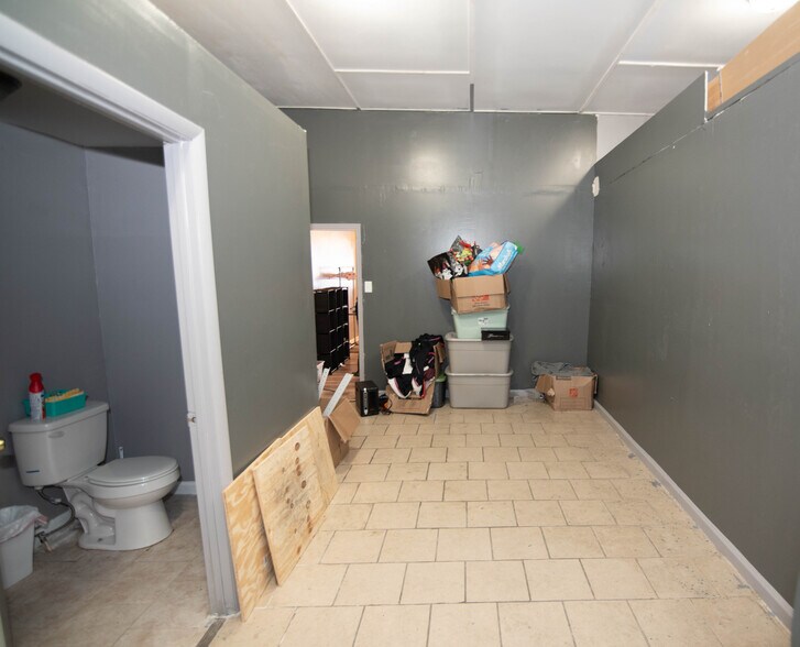 More Photos Of 3600 S Hanover St, Baltimore Storefront For Sale