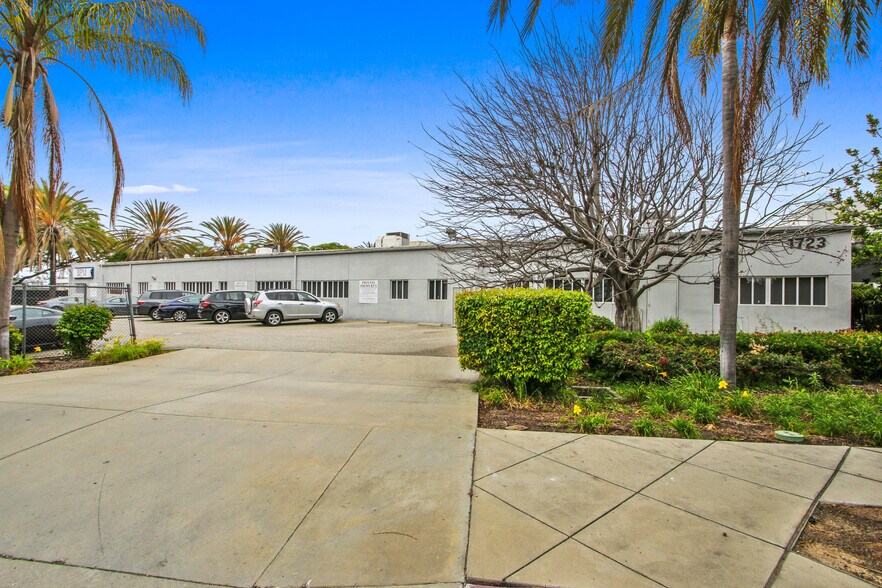 More Photos Of 1723 Cloverfield Blvd, Santa Monica Warehouse For Lease