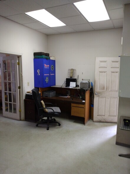 More Photos Of 3395 Indianola Ave, Columbus General Retail For Sale