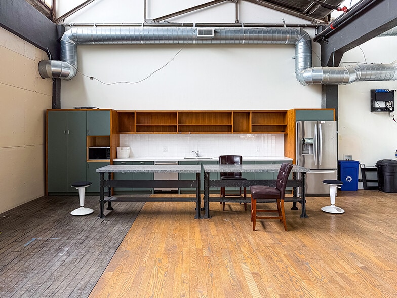 More Photos Of 1726-1756 N Spring St, Los Angeles Warehouse For Lease