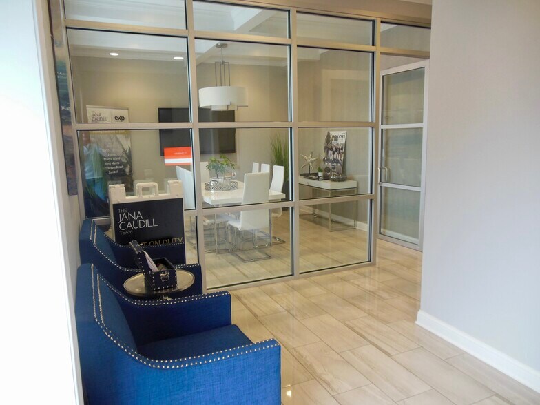 More Photos Of 503 E Summit, Crown Point Loft Creative Space For Lease