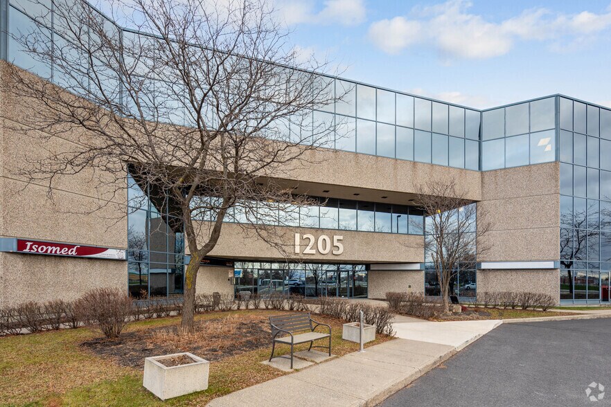 More Photos Of 1205 Rue Ampère, Boucherville Office For Sale