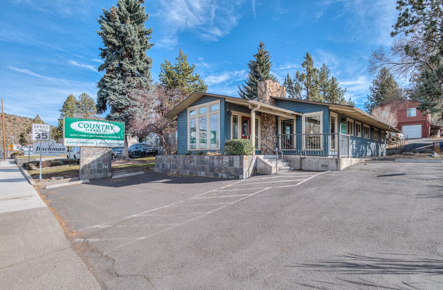 More Photos Of 525 NE Greenwood Ave, Bend Office For Sale