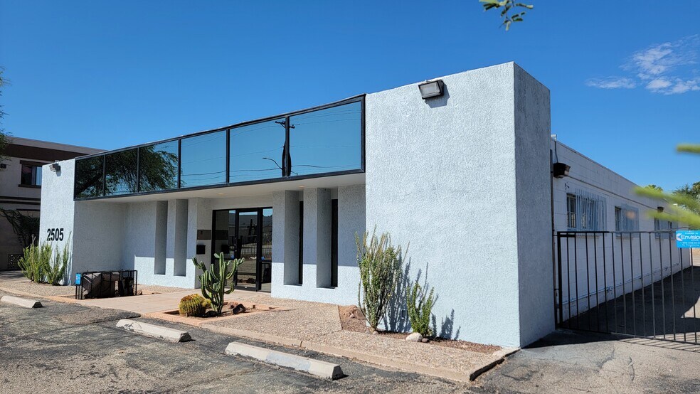 More Photos Of 2505 N Alvernon Way, Tucson Office For Sale