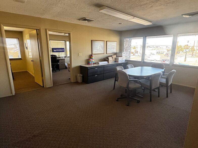 More Photos Of 2627 S 300 W, Salt Lake City Auto Repair For Lease