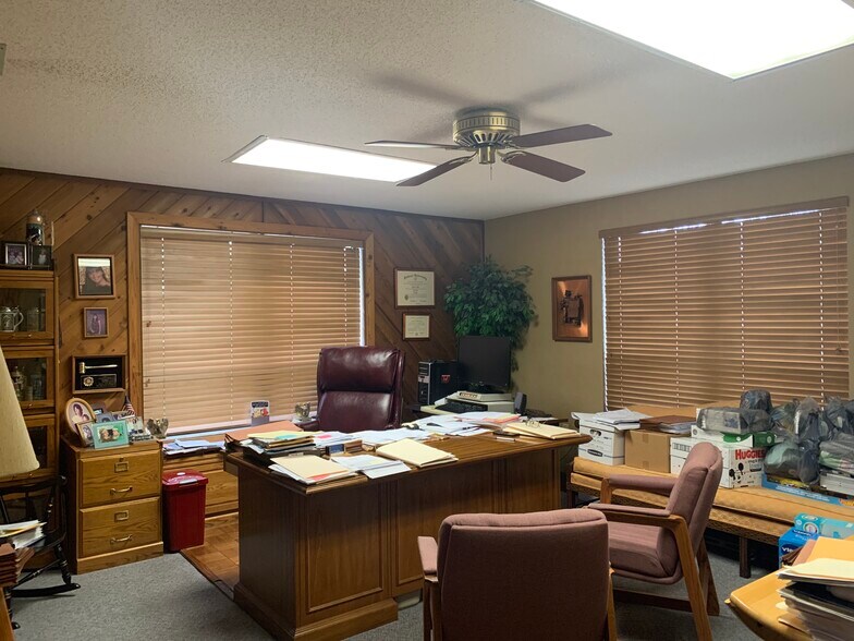 More Photos Of 7516 Ridge Rd, Port Richey Office For Sale