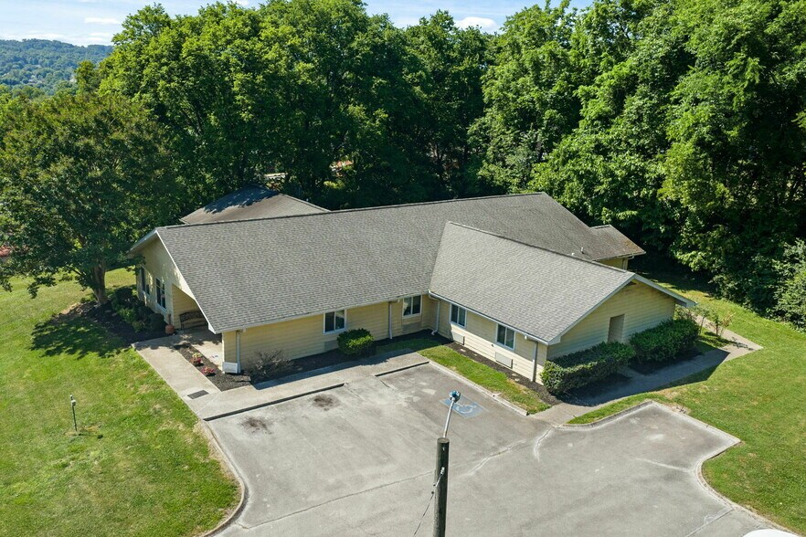 Primary Photo Of 825 Donna St, Morristown Apartments For Sale
