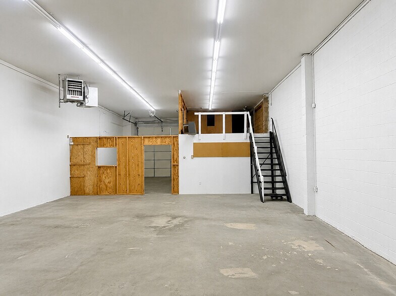 More Photos Of 4749-4751 Stamp Rd, Temple Hills Warehouse For Sale