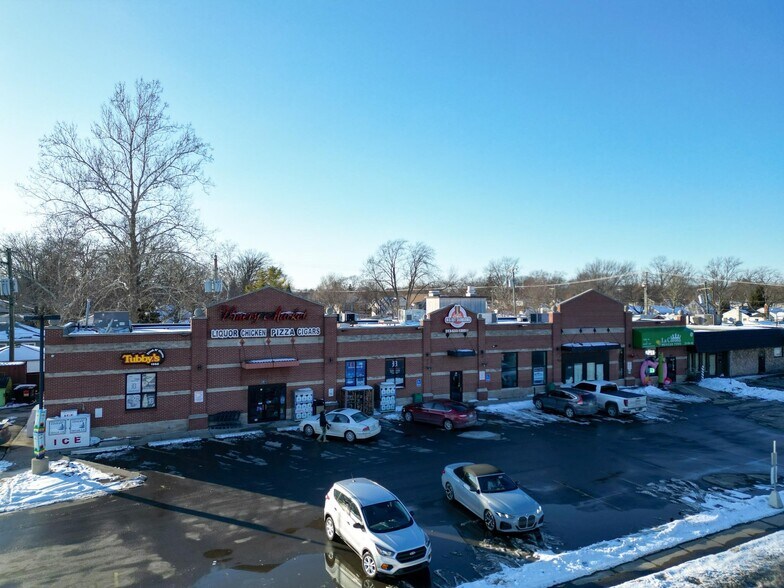 More Photos Of 3956-3976 Pelham Rd, Dearborn Heights Storefront For Lease