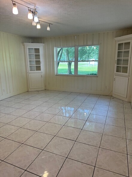 More Photos Of 1308 US Highway 80, Bloomingdale Office For Lease