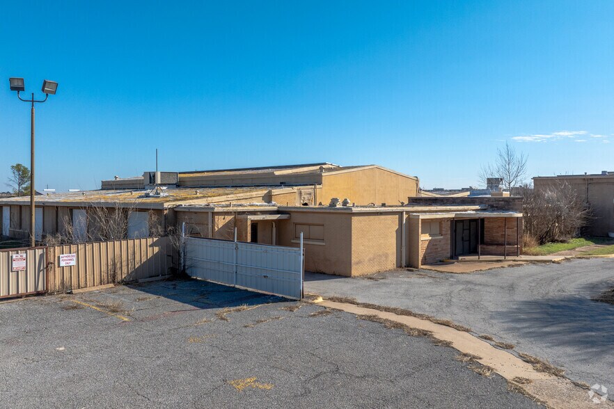 More Photos Of 3101 Armory Rd, Wichita Falls Flex For Sale