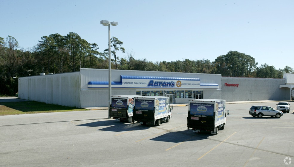 More Photos Of 9459 Lem Turner Rd, Jacksonville Unknown For Lease