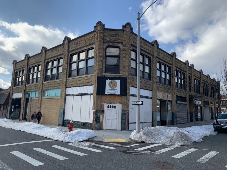 More Photos Of 98 Suffolk St, Holyoke Storefront Retail Office For Lease