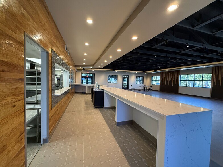 More Photos Of 1840 N Plano Rd, Richardson Freestanding For Lease