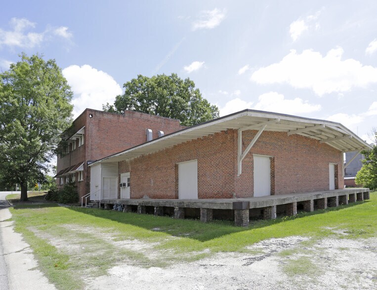 More Photos Of 204 E Railroad St, Laurinburg Light Distribution For Sale
