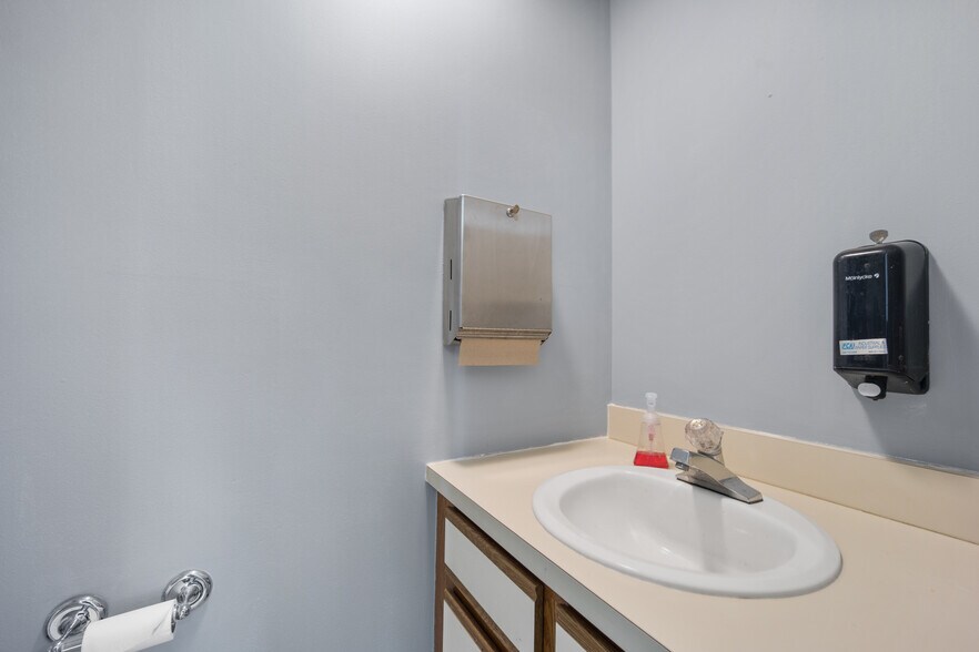 More Photos Of 538 Street Rd, Southampton Office For Lease