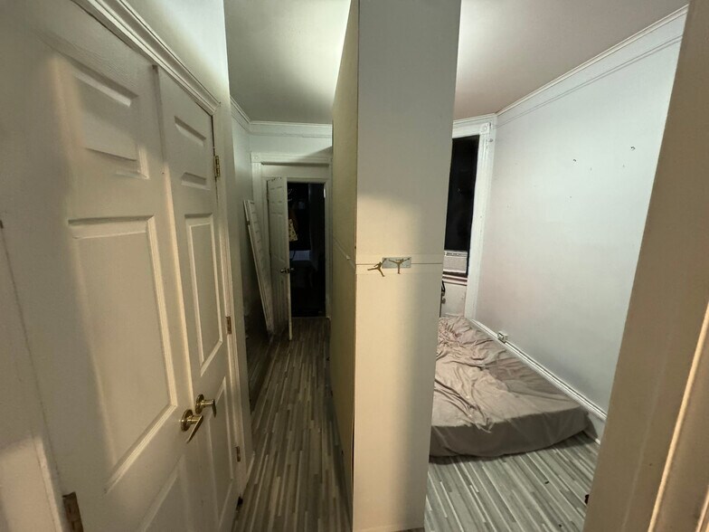 More Photos Of 902 West St, Union City Multifamily For Sale